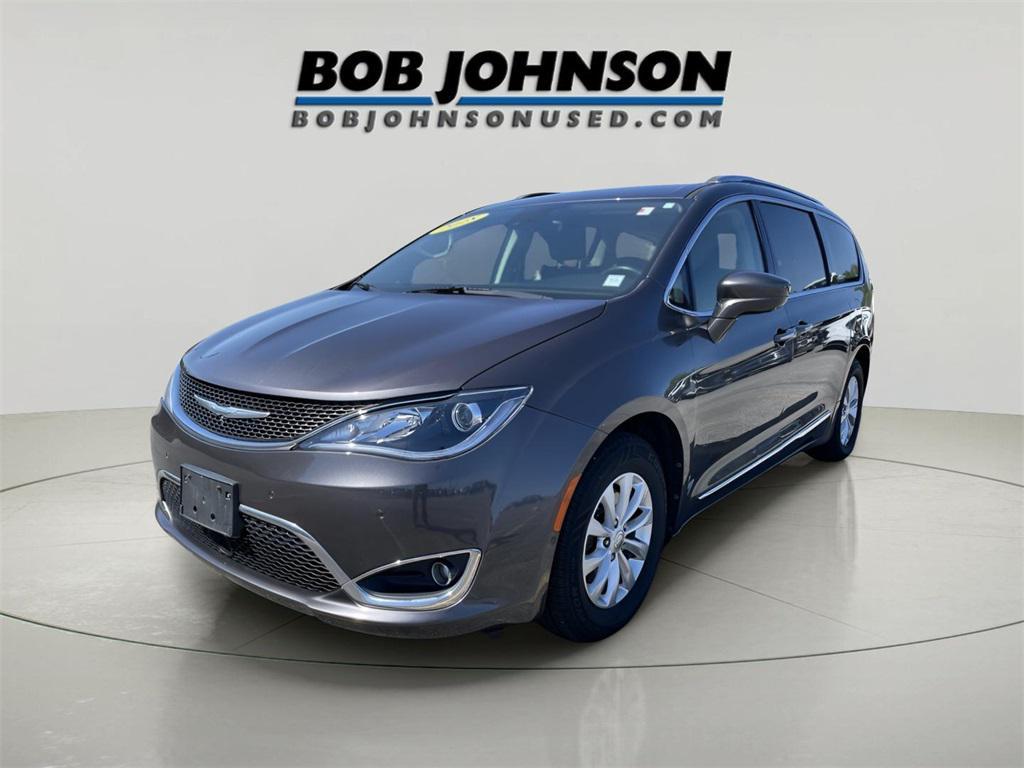 used 2018 Chrysler Pacifica car, priced at $13,967
