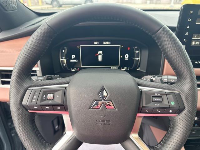 new 2025 Mitsubishi Outlander car, priced at $45,930