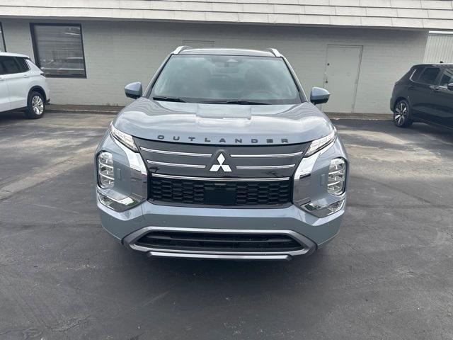 new 2025 Mitsubishi Outlander car, priced at $45,930