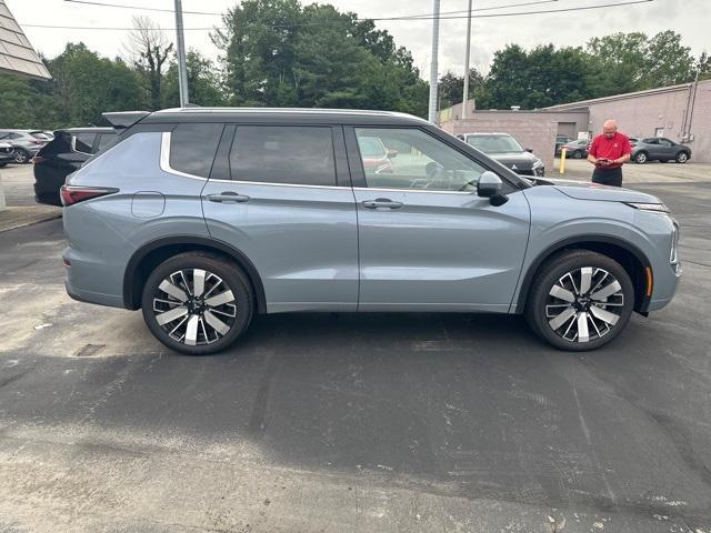 new 2025 Mitsubishi Outlander car, priced at $45,930