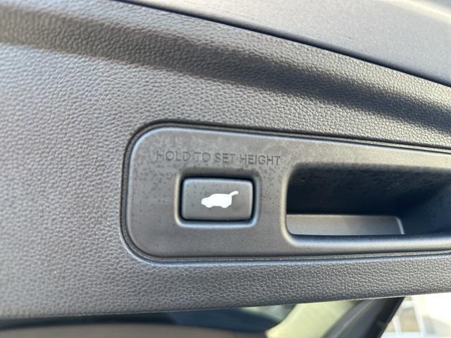 used 2025 Acura MDX car, priced at $53,995