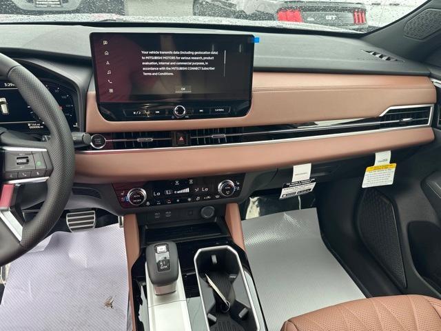 new 2025 Mitsubishi Outlander car, priced at $45,930