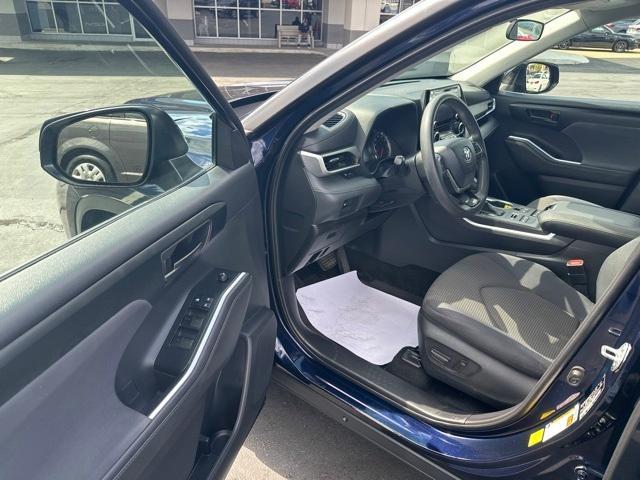used 2020 Toyota Highlander car, priced at $25,595