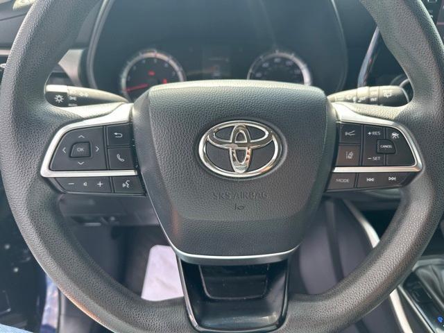 used 2020 Toyota Highlander car, priced at $25,595