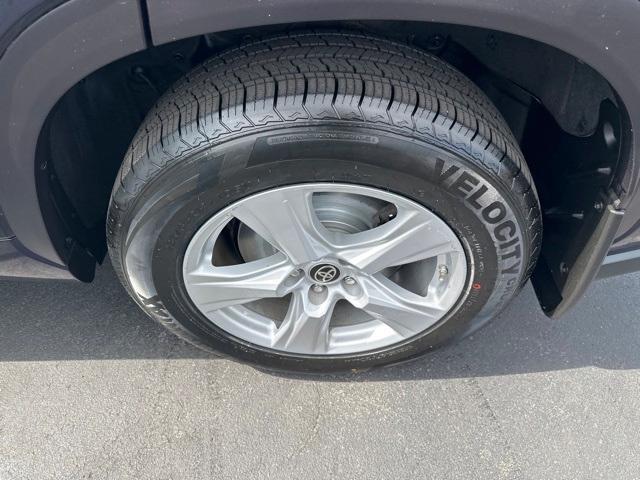 used 2020 Toyota Highlander car, priced at $25,595