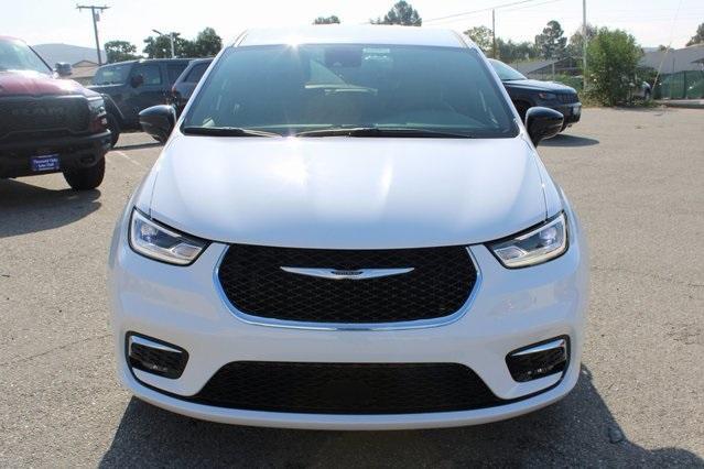 new 2025 Chrysler Pacifica Hybrid car, priced at $33,601