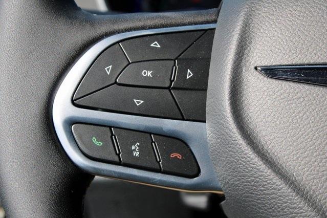 new 2025 Chrysler Pacifica Hybrid car, priced at $33,601