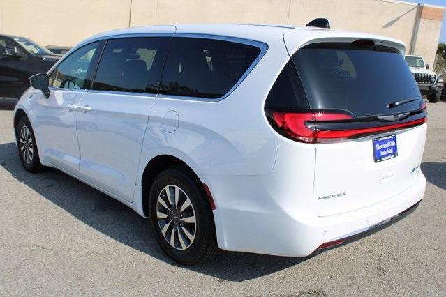 new 2025 Chrysler Pacifica Hybrid car, priced at $33,601