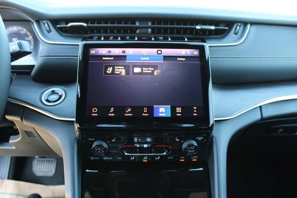 new 2025 Jeep Grand Cherokee L car, priced at $40,720