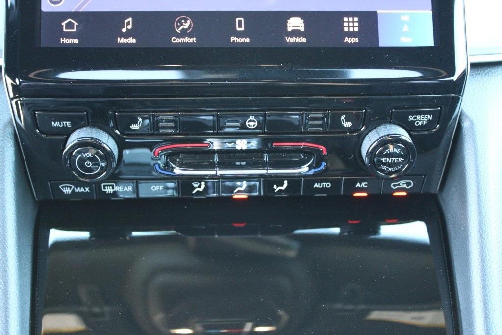 new 2025 Jeep Grand Cherokee L car, priced at $40,720