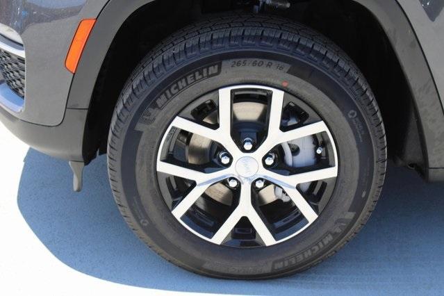 new 2025 Jeep Grand Cherokee car, priced at $40,896
