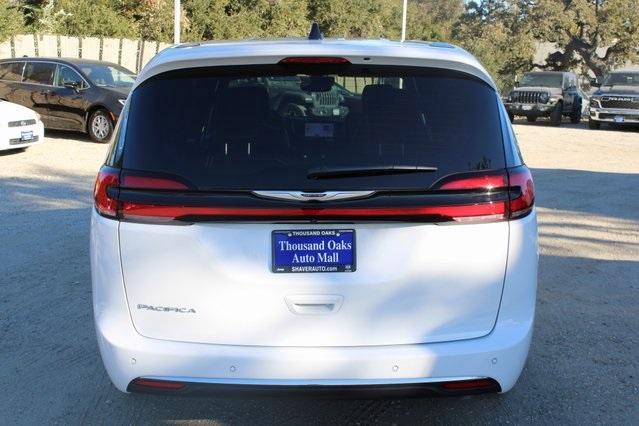 new 2025 Chrysler Pacifica car, priced at $39,425