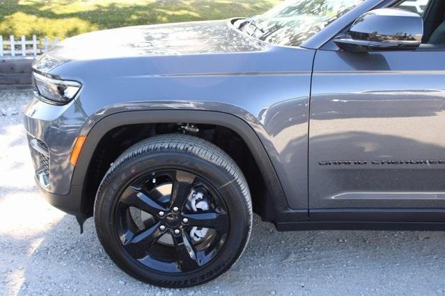 new 2025 Jeep Grand Cherokee car, priced at $44,355