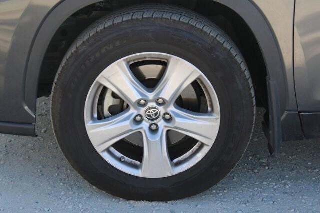 used 2023 Toyota Highlander car, priced at $31,990