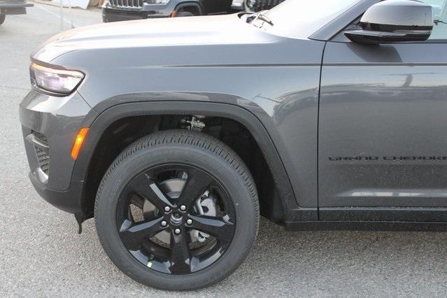 new 2025 Jeep Grand Cherokee car, priced at $39,675