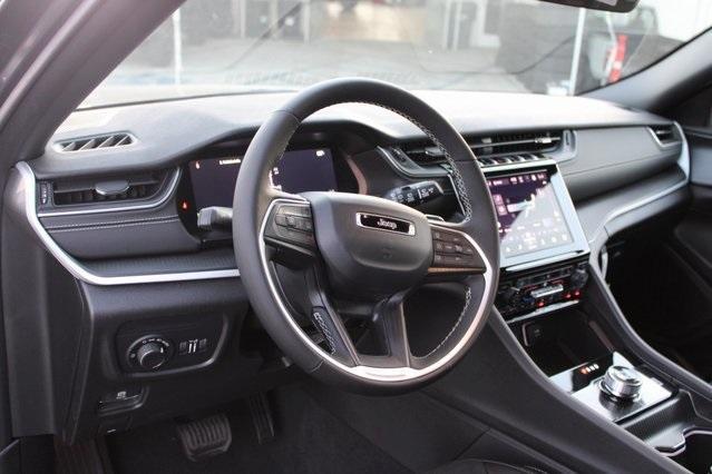 new 2025 Jeep Grand Cherokee car, priced at $39,675