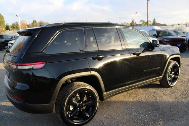 new 2025 Jeep Grand Cherokee car, priced at $47,805