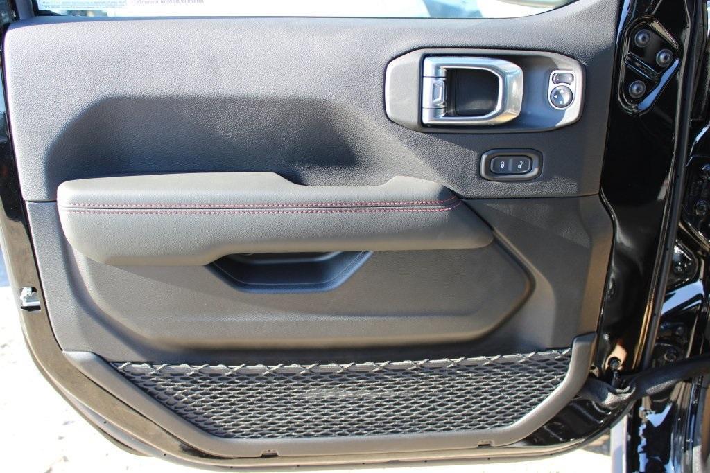 new 2025 Jeep Wrangler car, priced at $60,760