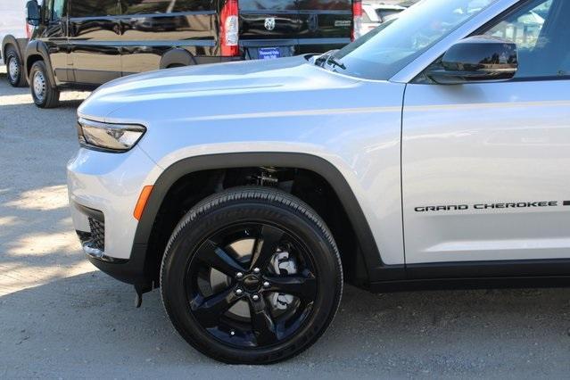 new 2025 Jeep Grand Cherokee L car, priced at $39,175