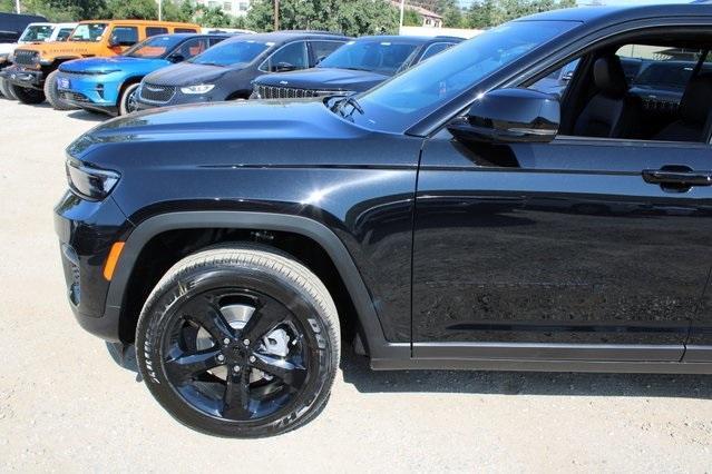 new 2025 Jeep Grand Cherokee car, priced at $43,355