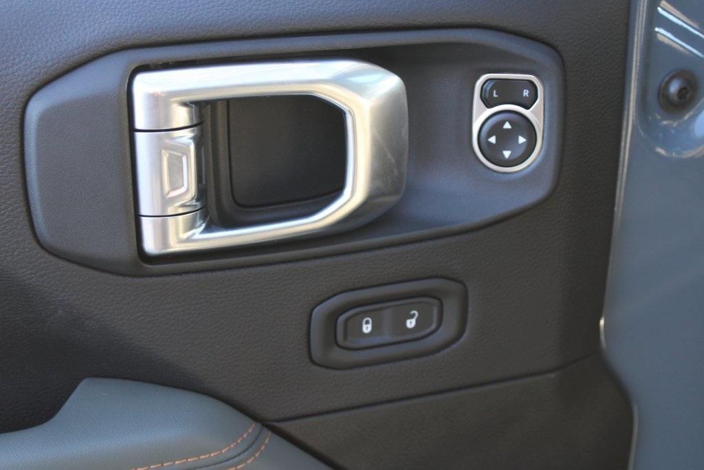 new 2025 Jeep Gladiator car, priced at $54,040