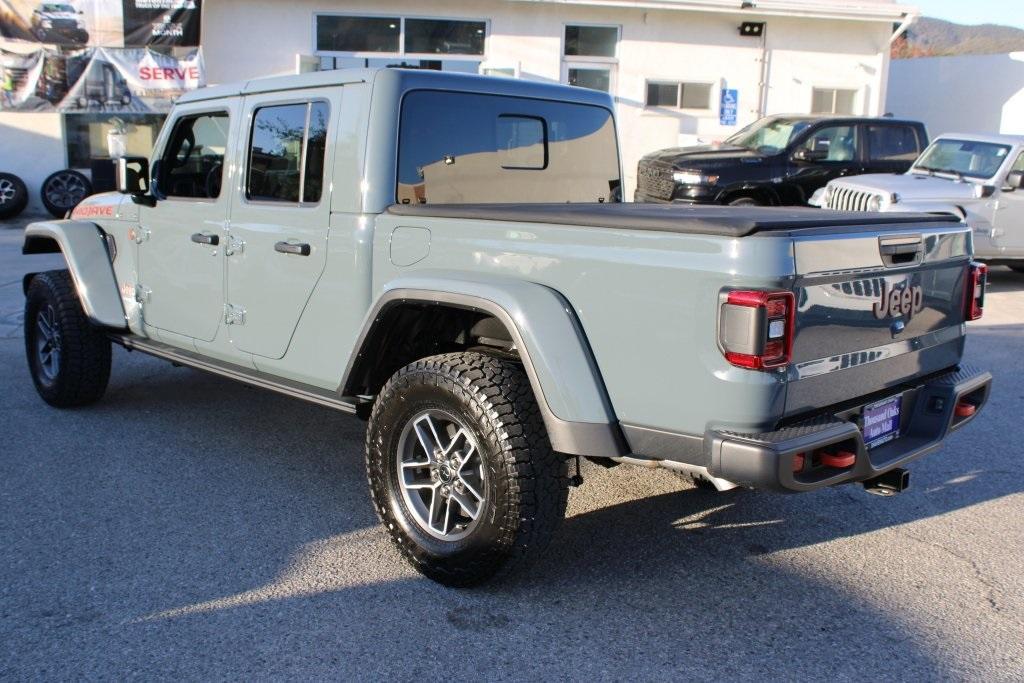 new 2025 Jeep Gladiator car, priced at $54,040