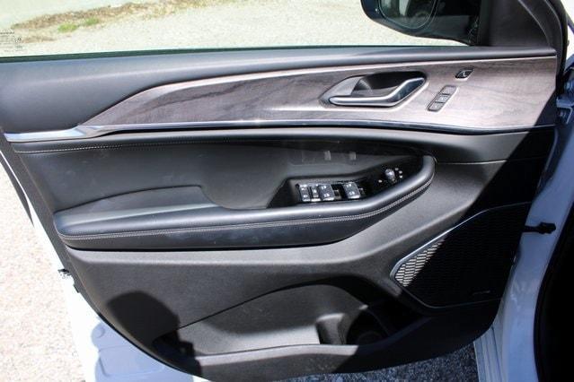 used 2023 Jeep Grand Cherokee car, priced at $37,490