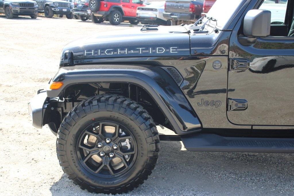 new 2025 Jeep Gladiator car, priced at $46,200