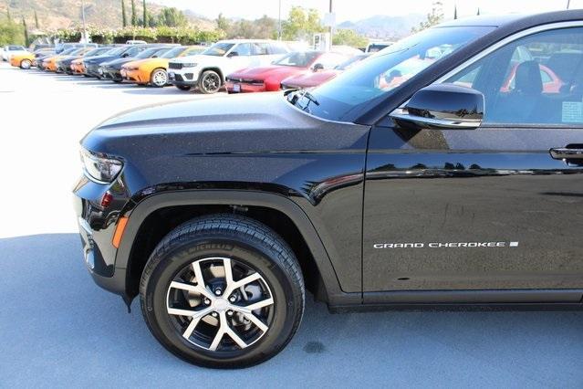 new 2025 Jeep Grand Cherokee car, priced at $40,396
