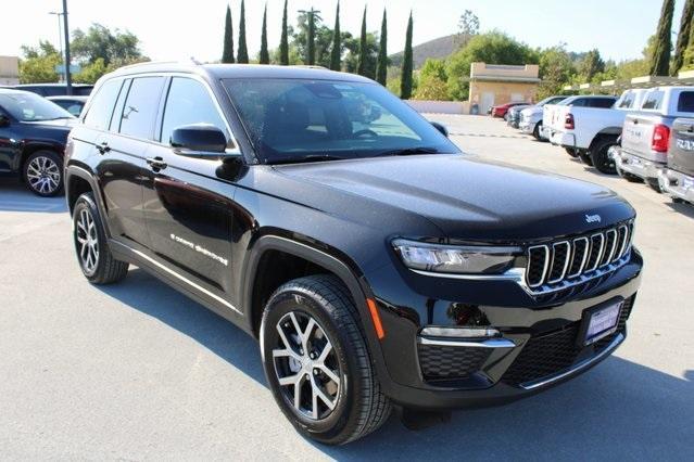 new 2025 Jeep Grand Cherokee car, priced at $40,396