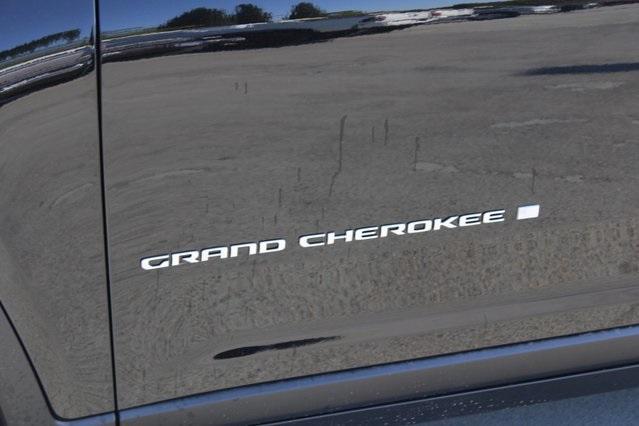 new 2025 Jeep Grand Cherokee car, priced at $40,396