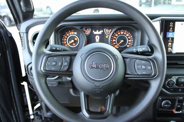 new 2025 Jeep Gladiator car, priced at $40,735