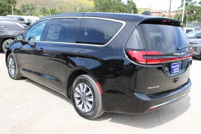 new 2025 Chrysler Pacifica Hybrid car, priced at $37,101