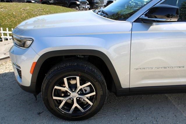 new 2025 Jeep Grand Cherokee car, priced at $41,896