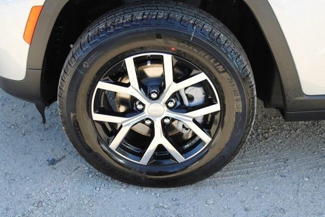 new 2025 Jeep Grand Cherokee car, priced at $41,896