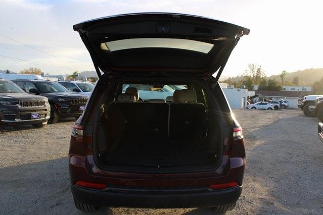 new 2025 Jeep Grand Cherokee car, priced at $47,805