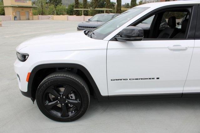 new 2025 Jeep Grand Cherokee car, priced at $40,260