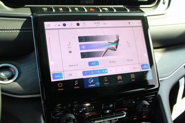 new 2025 Jeep Grand Cherokee car, priced at $41,896