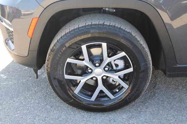 new 2025 Jeep Grand Cherokee car, priced at $41,896
