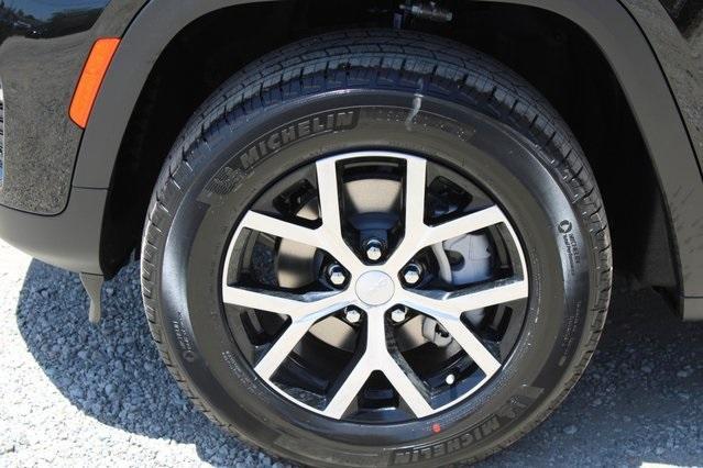 new 2025 Jeep Grand Cherokee car, priced at $41,896