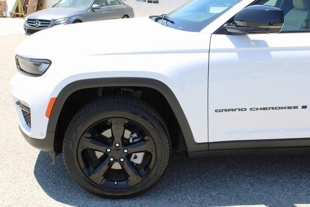 used 2024 Jeep Grand Cherokee car, priced at $36,490
