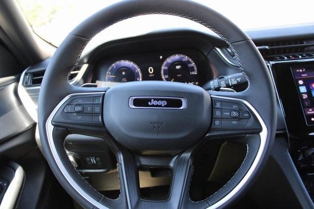 new 2025 Jeep Grand Cherokee car, priced at $40,260