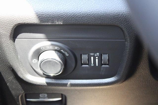 new 2025 Jeep Grand Cherokee car, priced at $40,260