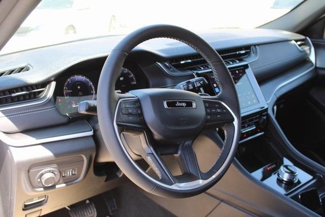 new 2025 Jeep Grand Cherokee car, priced at $40,260