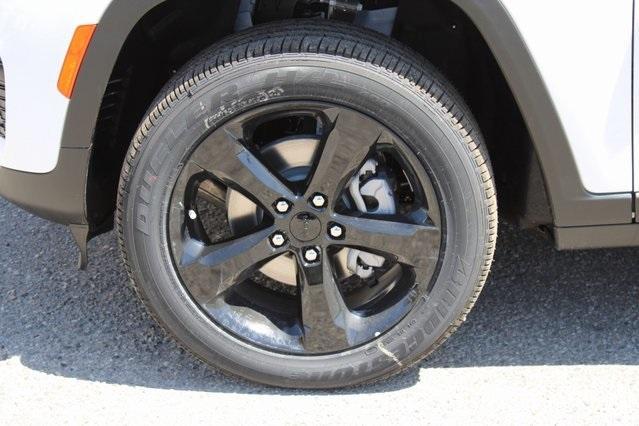 new 2025 Jeep Grand Cherokee car, priced at $40,260