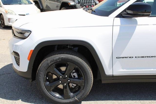new 2025 Jeep Grand Cherokee car, priced at $40,260