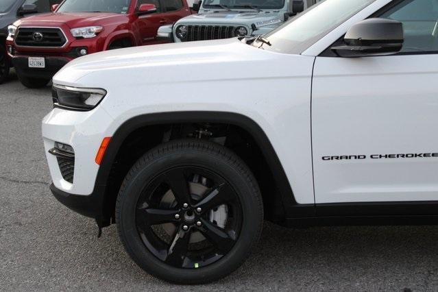 new 2025 Jeep Grand Cherokee car, priced at $41,700