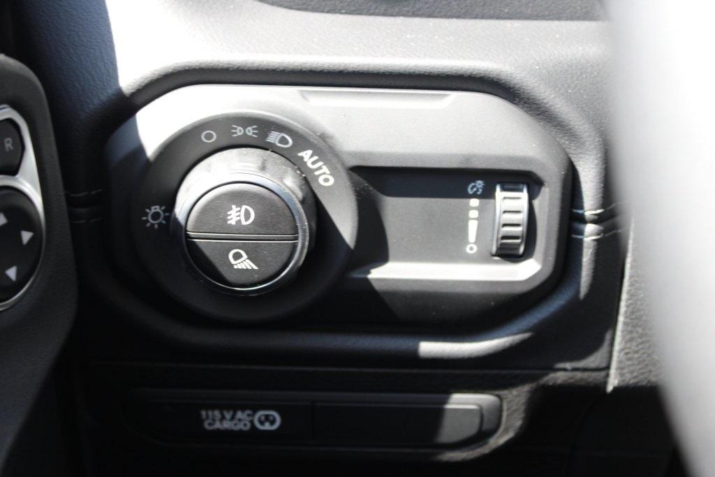 new 2025 Jeep Gladiator car, priced at $45,605