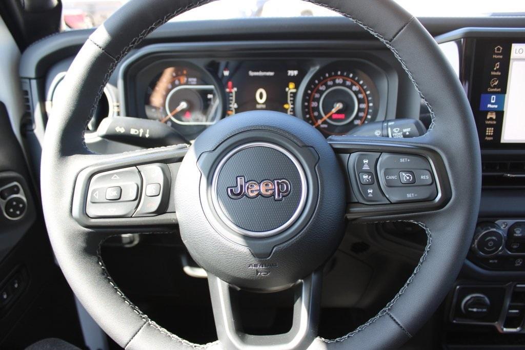 new 2025 Jeep Gladiator car, priced at $45,605