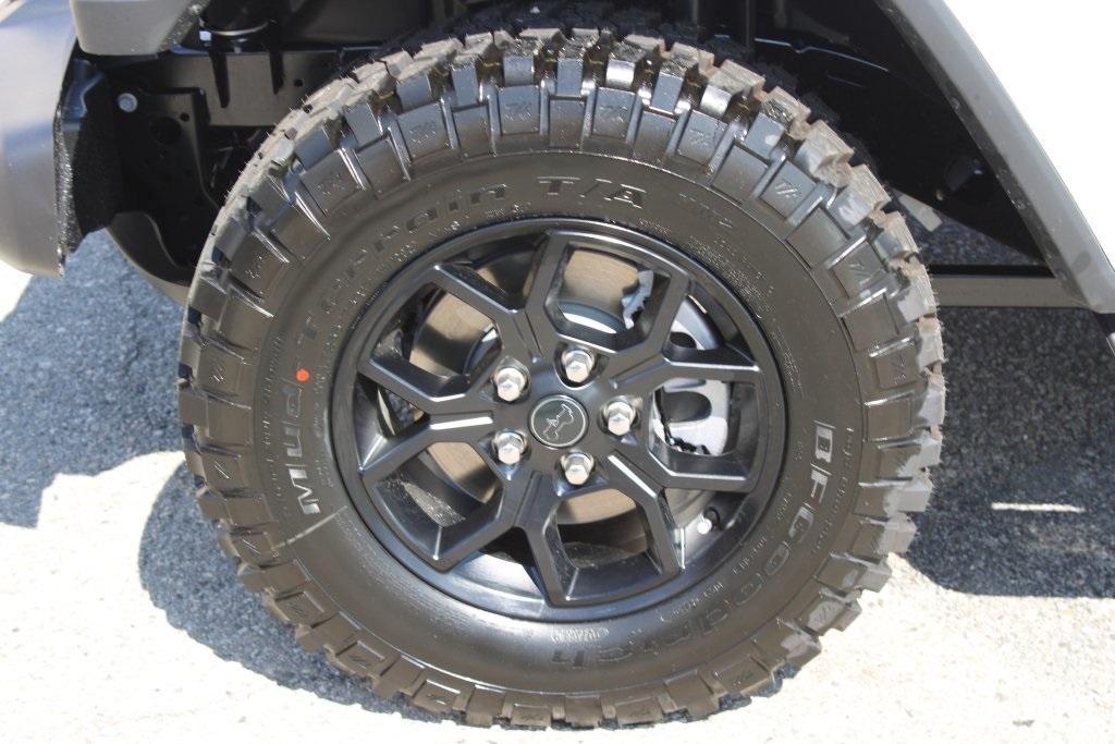 new 2025 Jeep Gladiator car, priced at $45,605